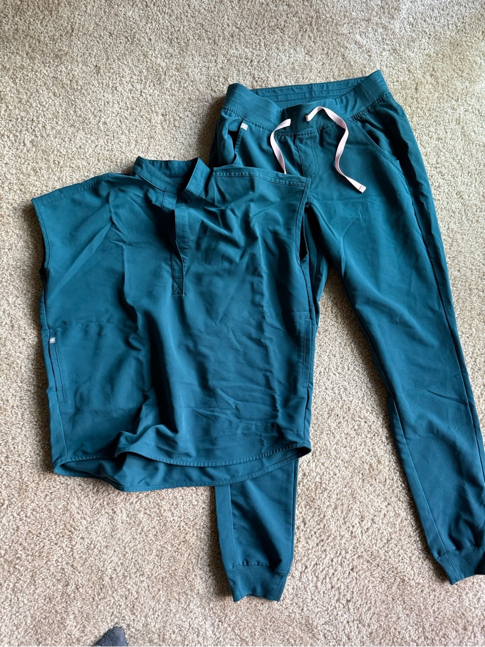 Figs Scrub Set - Picture 2 of 7